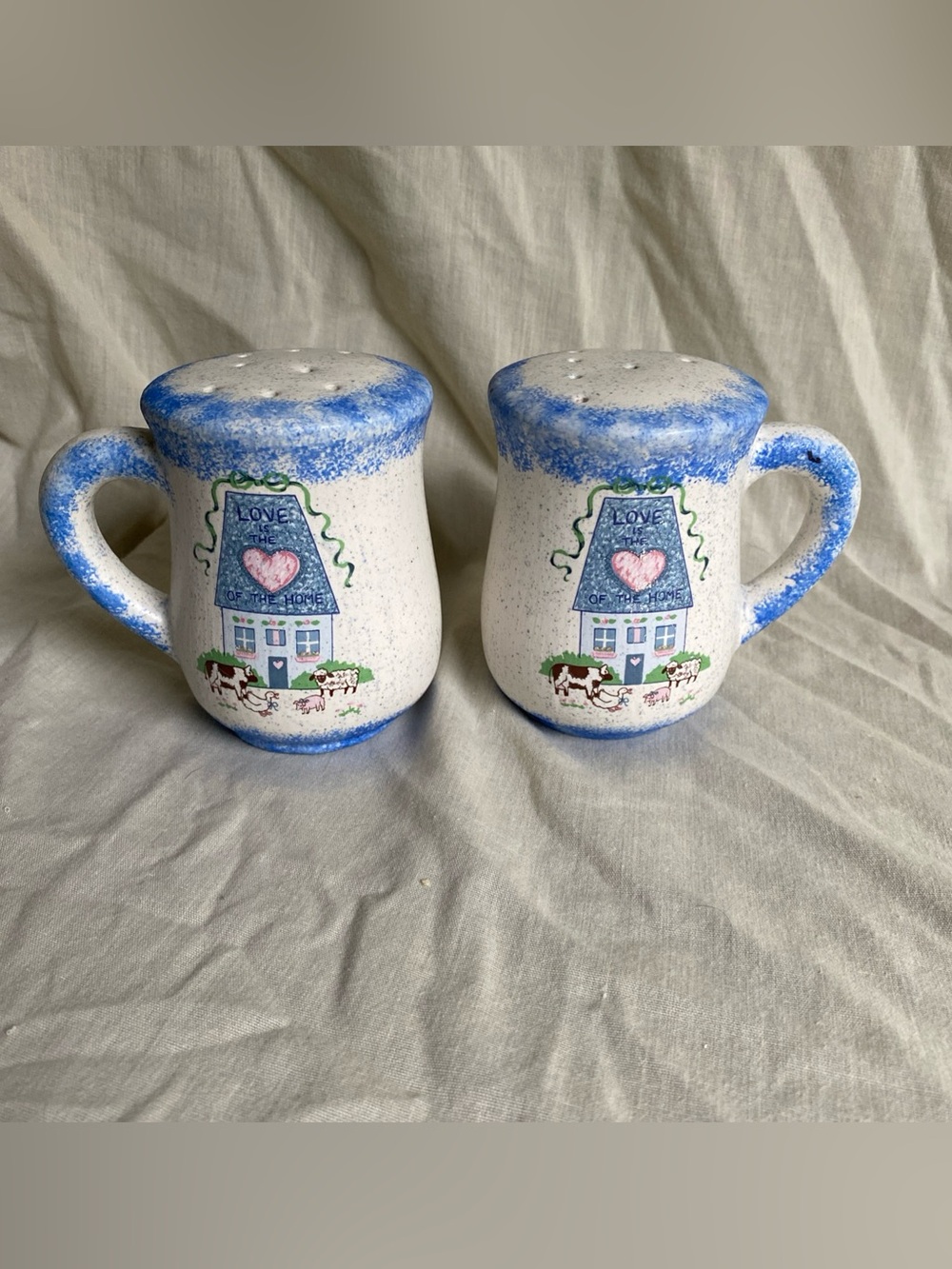 Vtg Spongeware Salt & Pepper Shakers - Love Is The ❤️ Of The Home Farmhouse